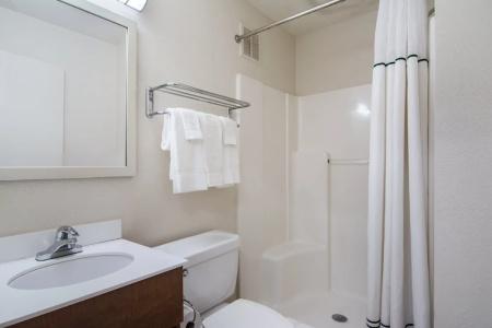 HomeTowne Studios by Red Roof Raleigh – - 23