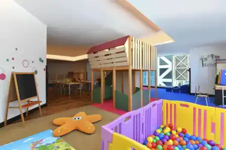Kempinski Residences & Suites, - 25