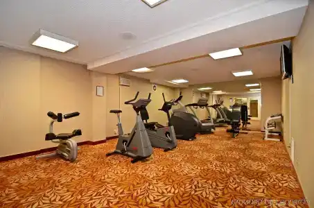 Four Points by Sheraton & Conference Center - 17