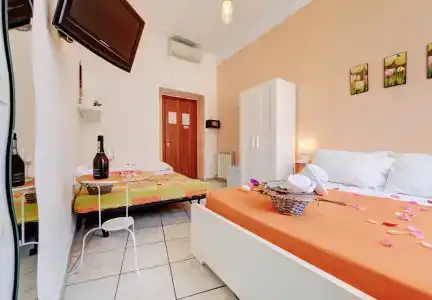 In the Center Guesthouse - 3