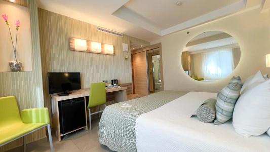 Riviera Beac- Adults Recomended - 6