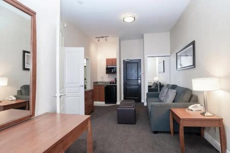 Sandman & Suites West - 55