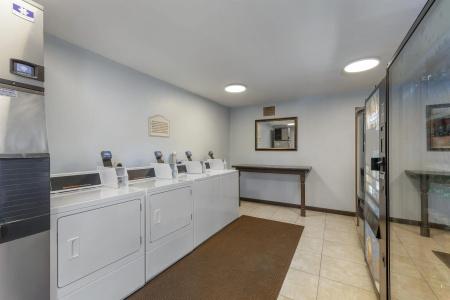 Best Western Palm Beach Lakes - 29