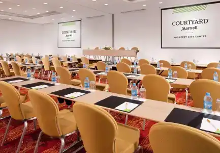 Courtyard by Marriott Budapest City Center - 13