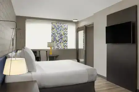 Glō Best Western Nashville Airport West - 50