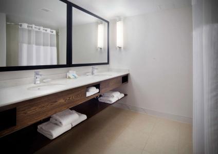 Hilton Garden Inn Montreal Airport - 7