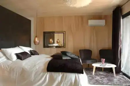 Bien Loin d'Ici Spa b&b - 1