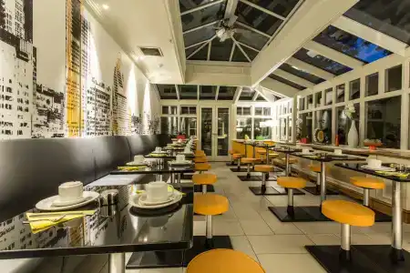 Henley House - 25