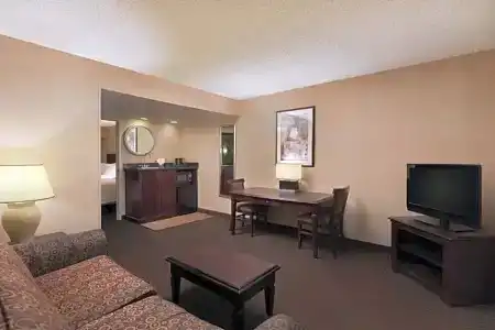 Embassy Suites - 31