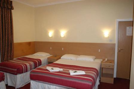 Oyo London Guest House - 5