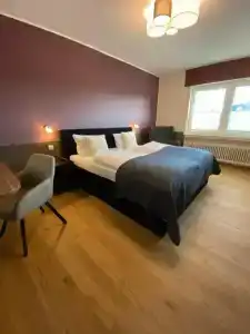 Schütz - 24
