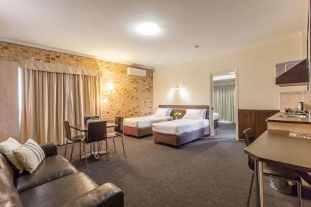 Highlander Motor Inn - 45
