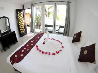 Phi Phi Cozy Seafront Resort - 69