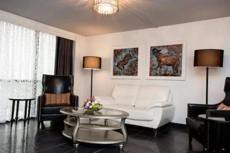 DoubleTree by Hilton - 6