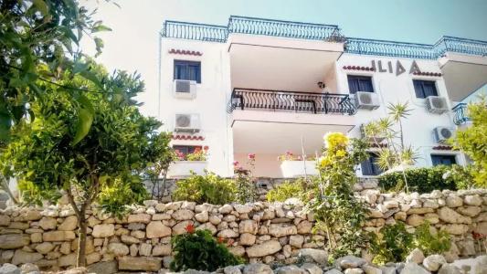 Pefkides Aegina Boutique - 41