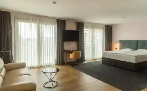 Amiral (former Best Western Park) - 110