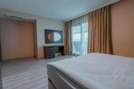 Empula & Residences - 95