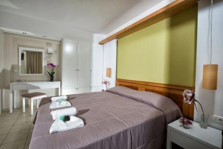 Mary & Mary Royal Suites - 56