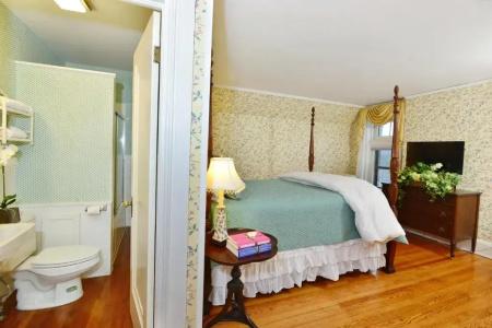 Wilburton Inn - 127