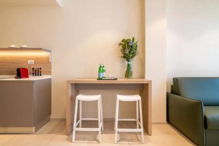 Palace Lido & Suites - 9