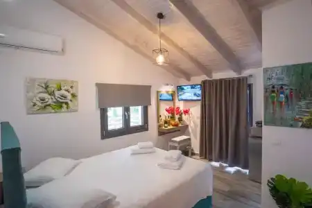 Serenity Luxe Suites - 26