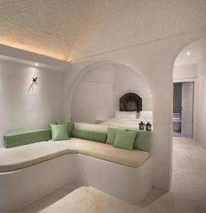 Abyssanto Suites and Spa - 175