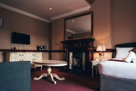 Russell Court - 87