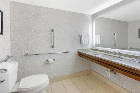 DoubleTree by Hilton City Center - 59