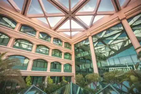 Mövenpick Grand Al Bustan - 25