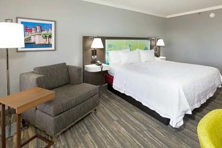 Hampton Inn - 85