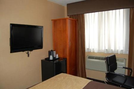 Ramada by Wyndham New York Times Square West - 28
