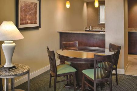 DoubleTree by Hilton Seattle Airport - 25