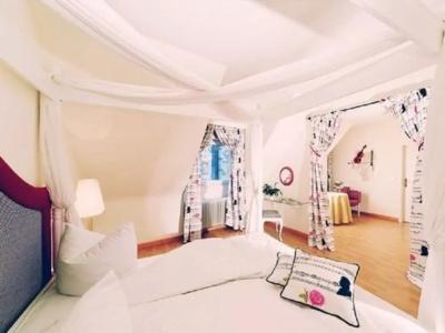 Romantik Der Adelshof - 73