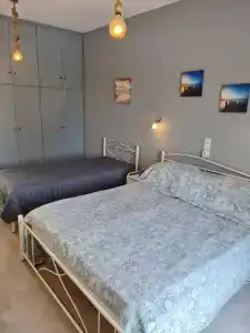 Zoumis Studios - 128
