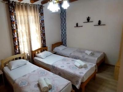 Nazira - 60
