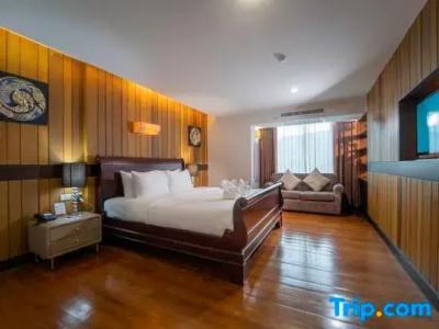 Khum Phucome -Sha Extra Plus - 212