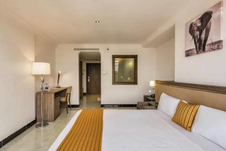 Golden Tulip - 44