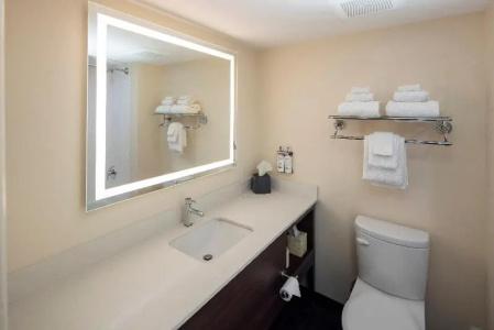 Elk Lake Inn & Suites - 65