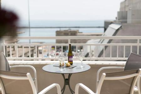 Plaza, Philians and Resorts - 98