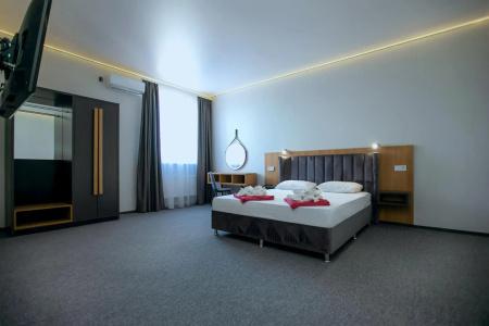 RedHouse - 133