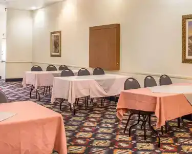 Quality Inn - Airport - 17