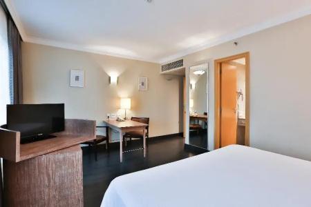 Park Inn by Radisson Berrini - 75