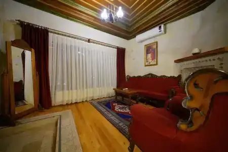 Harman Cave - 137