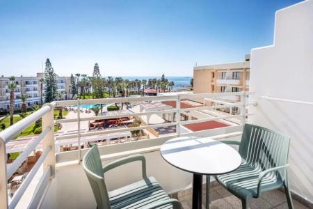 Louis Phaethon Beach - 98