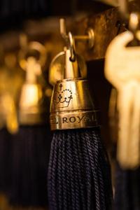 Royal - 26