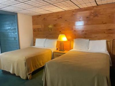 Lake Crest Inn - 90