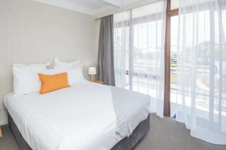 Whispering Sands Beachfront - 9