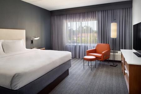 Courtyard by Marriott Broadway - 59