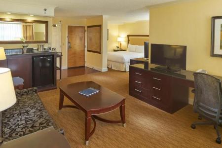 Hilton North Hills - 42