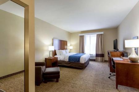 Comfort Inn & Suites Airport - 27